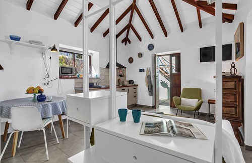 La Orotava Casa | Casa de Teja con vista al mar, vista a la montaña, Wi-Fi, terraza y jardín; admite mascotas