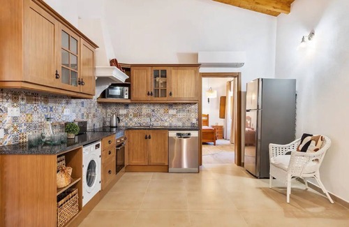 Loule Casa | Casa de vacaciones 'Casa Do Avô - Vale Luís Neto' con vistas a la montaña y aire acondicionado