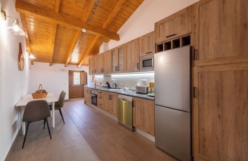 Loule Casa | Casa de vacaciones 'Casa Do Forno - Vale Luís Neto' con vistas a la montaña y aire acondicionado