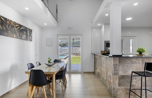 San Ambrosio Casa | Casa de vacaciones 'Casa El Buda' con vistas a la montaña, Wi-Fi y aire acondicionado