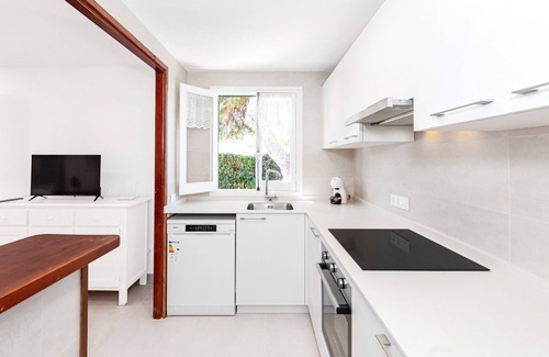 Cap d'Artrutx Casa | Holiday Home 'Casa Joana' with Private Terrace, Private Garden and Wi-Fi