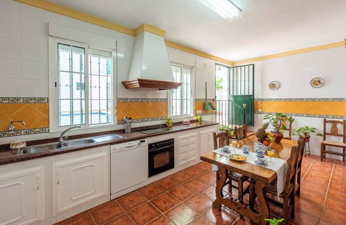 La Lantejuela Casa | Casa de vacaciones 'Casa Rural Berraquero' con piscina, terraza y Wi-Fi