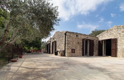 Campanella-Gianforma Casa | Casa de vacaciones 'Casa Il Carrubbo' con jardín, terraza y Wi-Fi