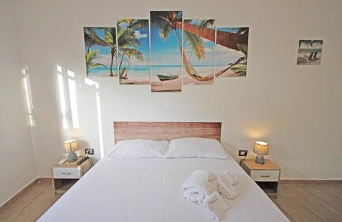 La Strea Casa | Holiday Home Casa Sandrina with Sea View, Garden, A/C & Wi-Fi