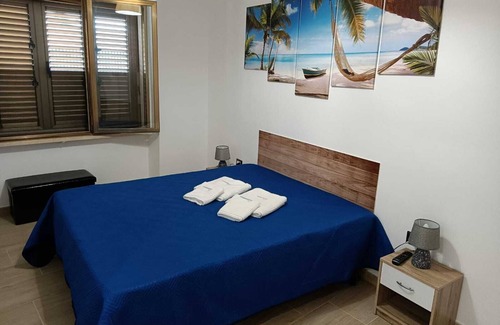 La Strea Casa | Holiday Home Casa Sandrina with Sea View, Garden, A/C & Wi-Fi