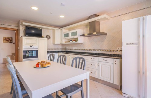Badia Gran Casa | Casa las Bahías con piscina, Wi-Fi, aire acondicionado, terraza y jardín; aparcamiento disponible