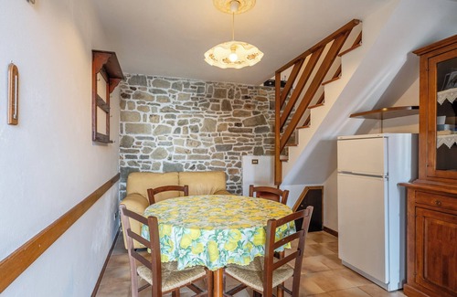 San Marcello Piteglio Casa | Casa de vacaciones 'Casa Mary' con vistas a la montaña y jardín privado