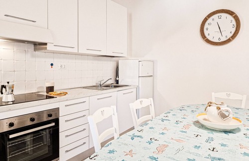 Bagnaia Casa | Casa de vacaciones 'Casa Marisa' con terraza privada, balcón y aire acondicionado