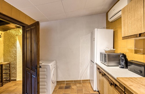 Peratallada Casa | Casa vacacional 'Casa Peratallada' con Wi-Fi y aire acondicionado