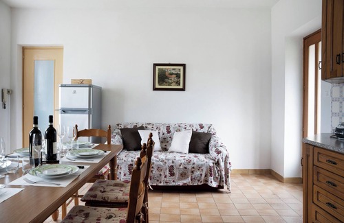 Dogliani Casa | Casa de vacaciones 'Casa Pianezzo Dogliani' con vistas a la montaña, piscina privada y Wi-Fi