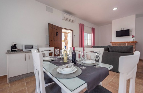 La Lantejuela Casa | Casa de vacaciones "Casa Rural Rafael" con piscina privada, terrazas privadas y Wi-Fi
