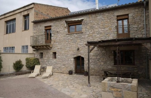 Vilagrasa Casa | Holiday Home 'Casa Rural Cal Caminer' with Private Pool, Wi-Fi and Air Conditioning
