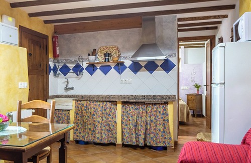 Laroya Casa | Casa de vacaciones 'Casa Rural Museo' con vistas a la montaña, piscina compartida y Wi-Fi