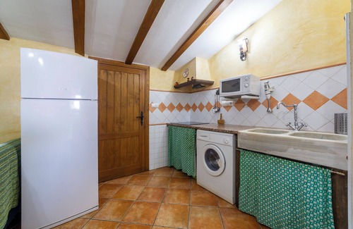 Laroya Casa | Casa de vacaciones 'Casa Rural Albaida' con vistas a la montaña, piscina compartida y Wi-Fi