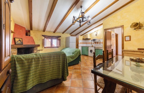 Laroya Casa | Casa de vacaciones 'Casa Rural Albaida' con vistas a la montaña, piscina compartida y Wi-Fi
