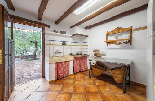 Laroya Casa | Casa de vacaciones 'Casa Rural La Curiosa' con vistas a la montaña, piscina compartida y Wi-Fi
