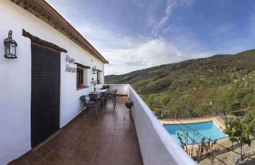 Laroya Casa | Casa de vacaciones 'Casa Rural Padre Ramon' con vistas a la montaña, piscina compartida y Wi-Fi