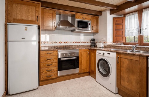 Labra Casa | Casa de vacaciones 'Casa Rural En Picos De Europa' con terraza privada, jardín privado y balcón
