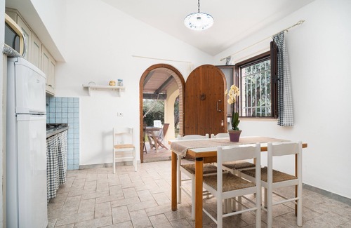 Orosei Casa | Casa de vacaciones 'Casa Su Barone' con terraza privada, jardín privado y aire acondicionado.