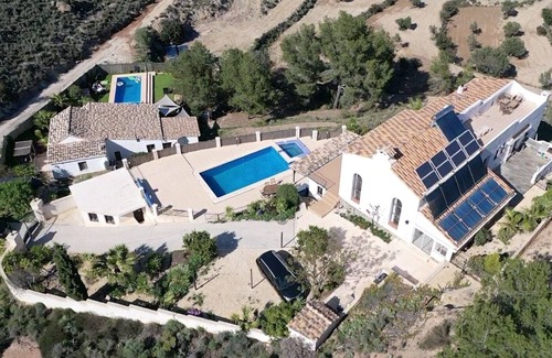 Finestrat Casa | Casa de vacaciones Casita Lukalalo con vistas a la montaña, piscina y Wi-Fi