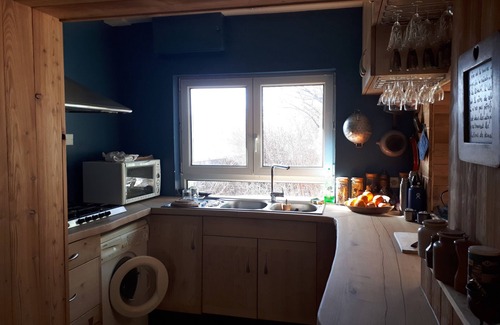 Puy-Sanieres Casa | Casa de vacaciones "Charmante Maison Familliale Lac" con vistas al lago y jardín privado