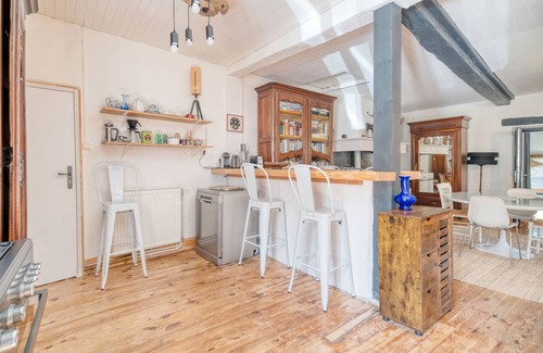 Dourgne Casa | Casa de vacaciones 'Charmante Et Élégante Ferme Rénovée' con vistas al lago, piscina y Wi-Fi