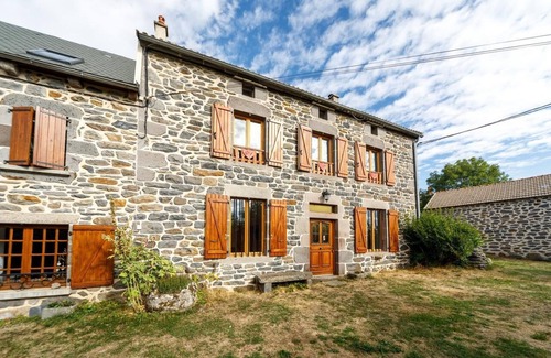 Valuejols Casa | Casa de vacaciones 'Chez Félicie' con terraza privada y jardín compartido
