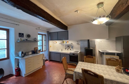 Collobrieres Casa | Holiday Home 'Collo' with Mountain View, Private Terrace and Wi-Fi