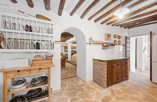 Archidona Casa | Casa Vacacional 'Cortijo Caracate' con Vista a la Montaña, Wi-Fi y Aire Acondicionado