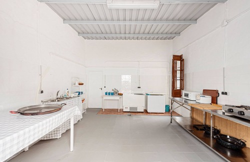 Archidona Casa | Casa Vacacional 'Cortijo Caracate' con Vista a la Montaña, Wi-Fi y Aire Acondicionado