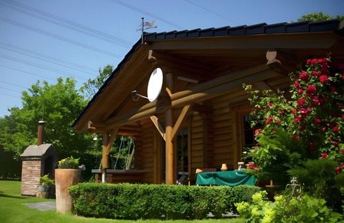 Sundern Casa | Casa de vacaciones 'Hohlwegstübchen' con terraza compartida, jardín compartido y Wi-Fi