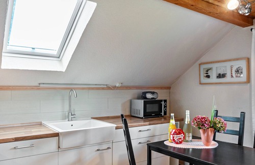 Dornum Casa | Holiday Home 'Deichperle Anton' with Private Terrace and Wi-Fi