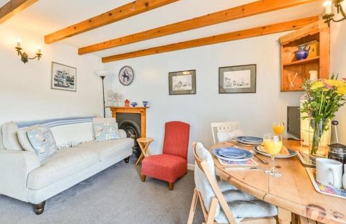 Portmellon Casa | Holiday Home Dolphin Cottage by Interhome