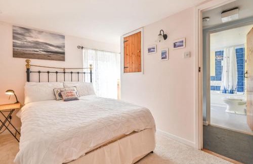 Portmellon Casa | Holiday Home Dolphin Cottage by Interhome