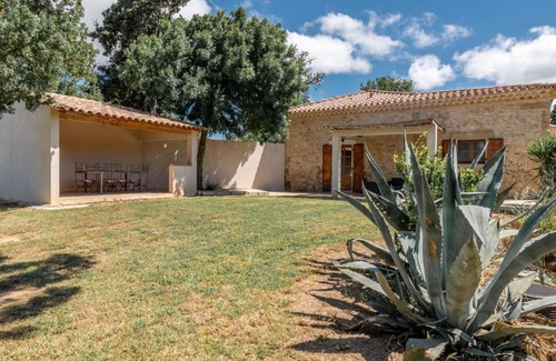 Fleury Casa | Holiday Home Domaine La Batisse by Interhome