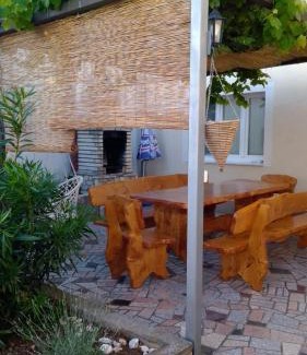 Novi Vinodolski Casa | Holiday Home Domi