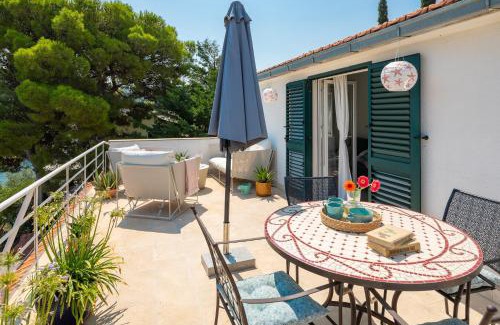 Splitska Casa | Holiday Home Dora