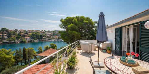 Splitska Casa | Holiday Home Dora