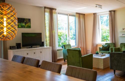 Bosgebied Hoenderloo Casa | Holiday Home Douglas by Interhome