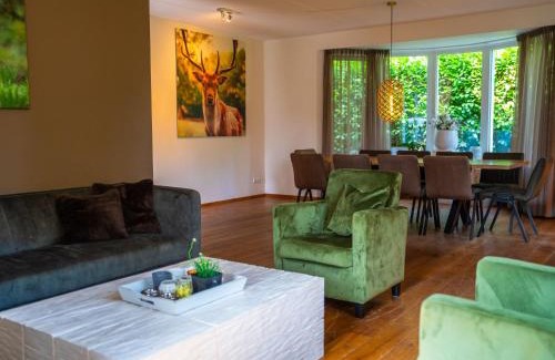 Bosgebied Hoenderloo Casa | Holiday Home Douglas by Interhome