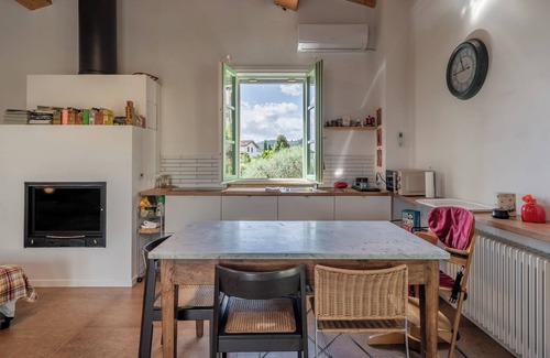 Colle di Compito Casa | Casa de vacaciones 'Dulù - Luminoso Spazio' con jardín compartido, balcón y Wi-Fi