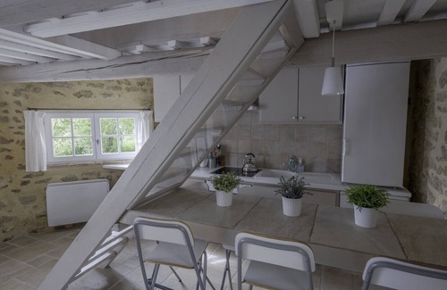 Colonzelle Cabaña | Casa de vacaciones 'Ecurie' con piscina compartida, jardín privado y Wi-Fi