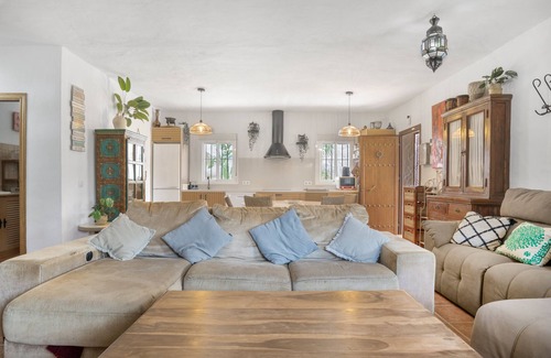 Zahora Casa | Casa de vacaciones "El Rincón Del Che" con piscina privada, jardín y Wi-Fi