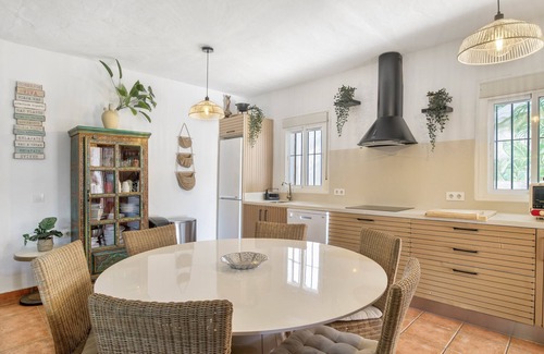Zahora Casa | Casa de vacaciones "El Rincón Del Che" con piscina privada, jardín y Wi-Fi