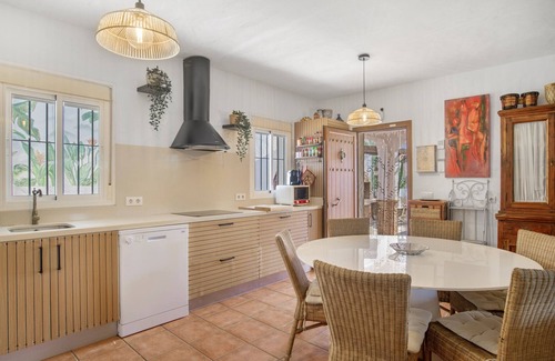 Zahora Casa | Casa de vacaciones "El Rincón Del Che" con piscina privada, jardín y Wi-Fi