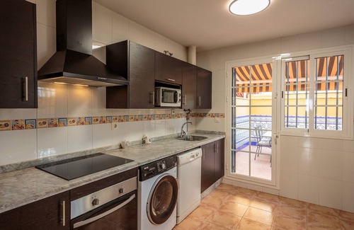Gerena Casa | Holiday Home 'El Rincón Sevillano' with Private Terrace, Wi-Fi and Air Conditioning