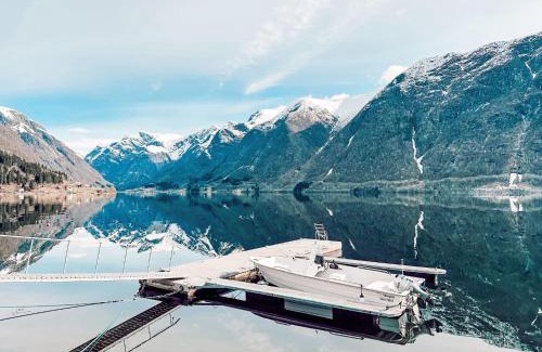 Balestrand Casa | Holiday Home Elghytta by Interhome
