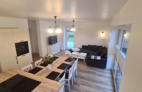 Geeste Casa | Casa de vacaciones 'Emily' con vistas al lago, terraza privada y Wi-Fi