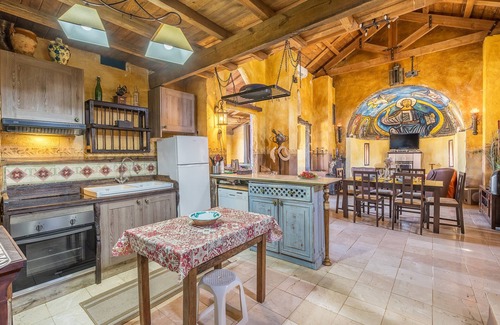 Algarinejo Casa | Casa de vacaciones 'Ermita De Las Eras' con vistas a la montaña, Wi-Fi y aire acondicionado