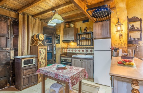 Algarinejo Casa | Casa de vacaciones 'Ermita De Las Eras' con vistas a la montaña, Wi-Fi y aire acondicionado